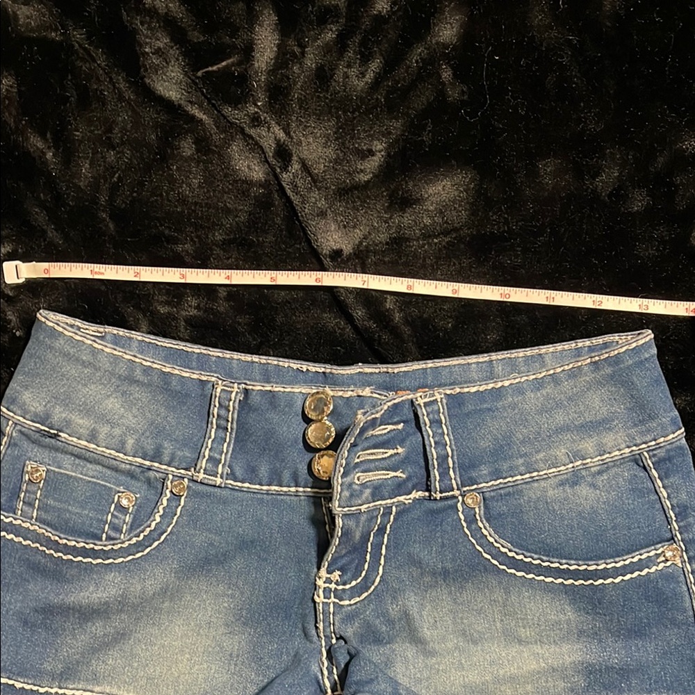 GOGO Jeans Women's Blue Jean Shorts - Picture 3 of 4